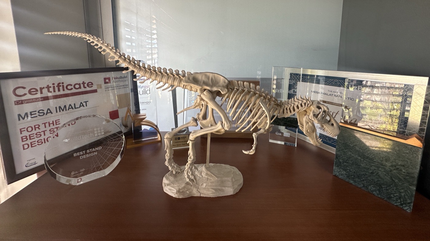 Fuar ödülleri ve 3D yazıcıyla ürettiğim T-Rex iskelet modeli